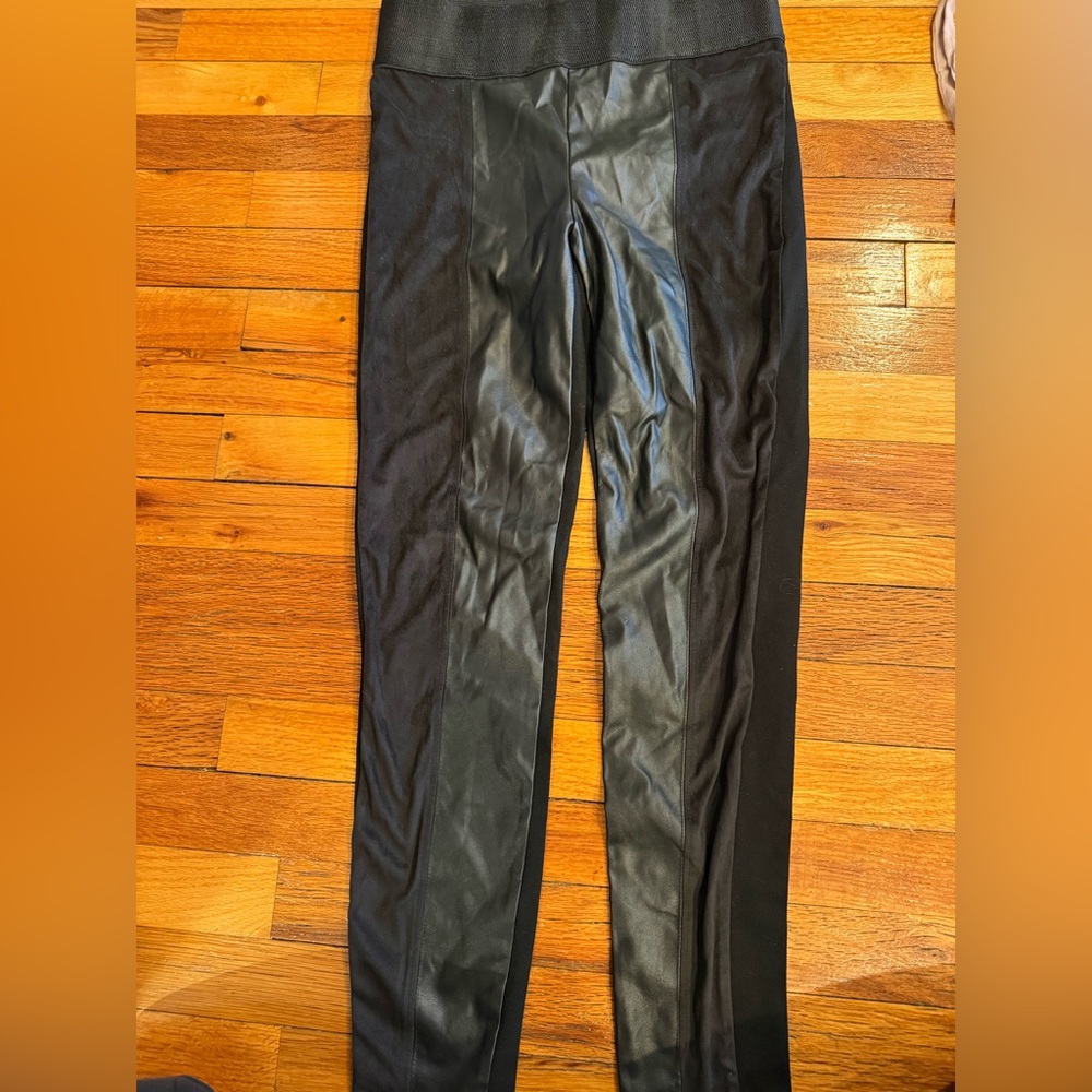 Forever 21 Women's Black Faux Leather Skinny Pants - Picture 1 of 3